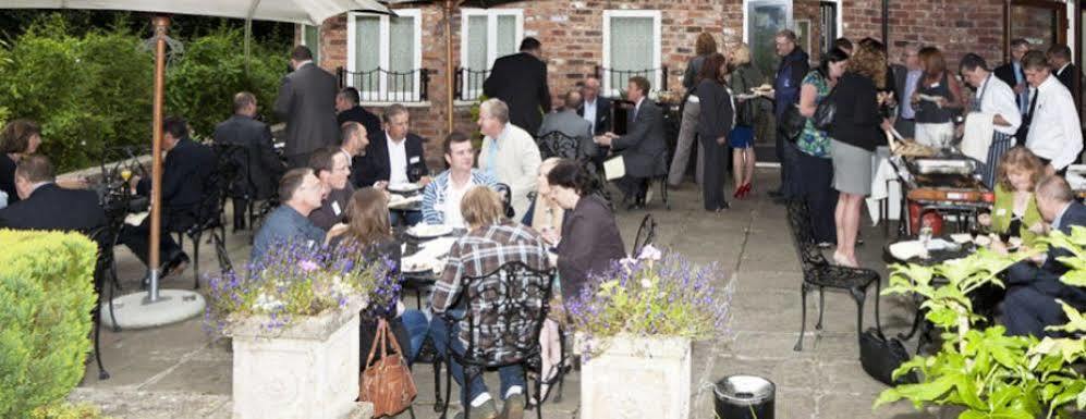 The Bridge Hotel Macclesfield Exterior photo